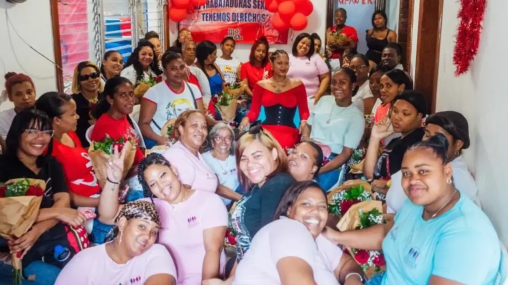 Tokischa celebra San Valentín con trabajadoras sexuales de la República Dominicana