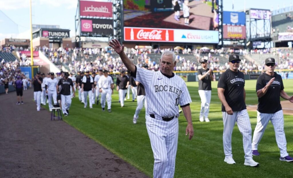 Rockies despiden al manager Bud Black luego de la derrota por 21-0 ante Padres