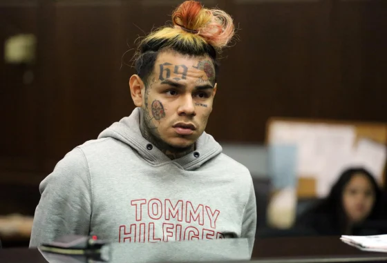 Tekashi 6ix9ine se declara culpable por posesión de drogas durante libertad condicional