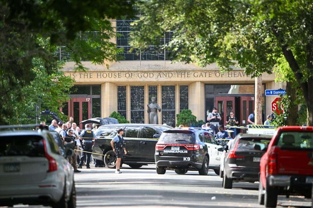Tiroteo en escuela católica de Minneapolis deja dos niños muertos y 17 heridos