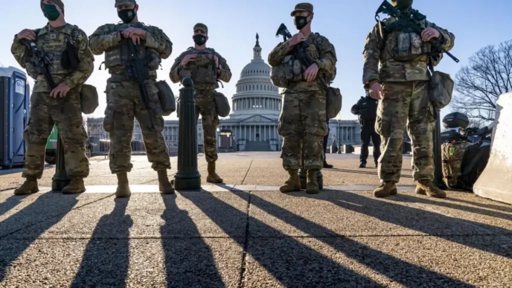 Un juez federal dicta que el despliegue de las tropas en Los Ángeles violó la ley federal