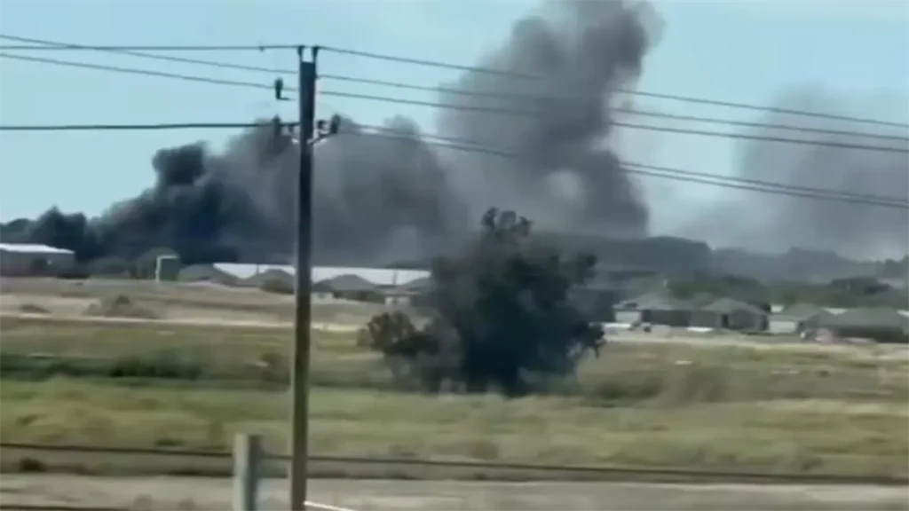 Avioneta se estrella contra un auto en plena autopista de Florida