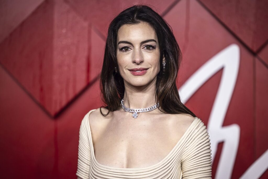 Anne Hathaway respondió a los rumores sobre su barriga de embarazada