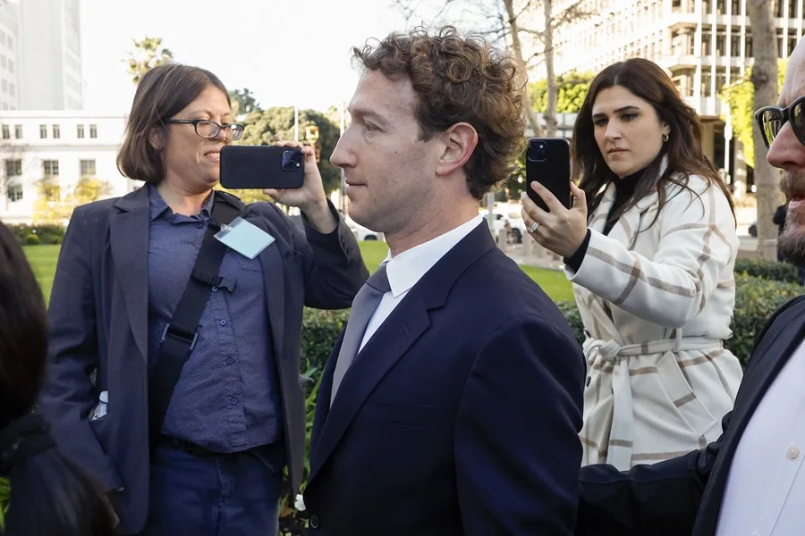 Zuckerberg critica a los usuarios por mentir sobre su edad y defiende a Instagram en juicio