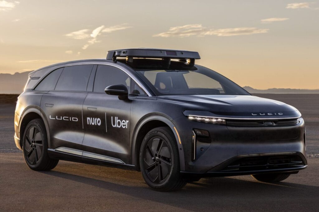 Uber y Nvidia lanzarán robotaxis con inteligencia artificial a partir de 2027