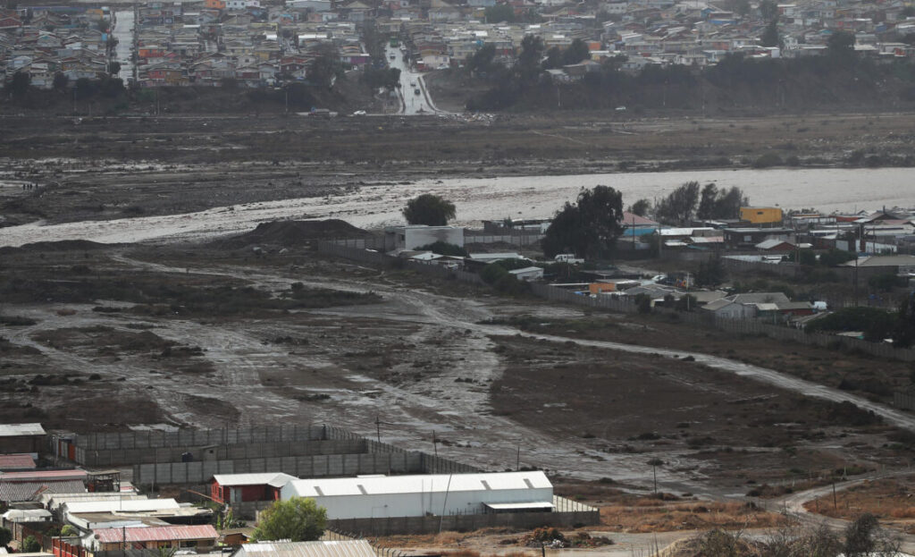 Se elevan a 10 las personas fallecidas por el temporal en Chile