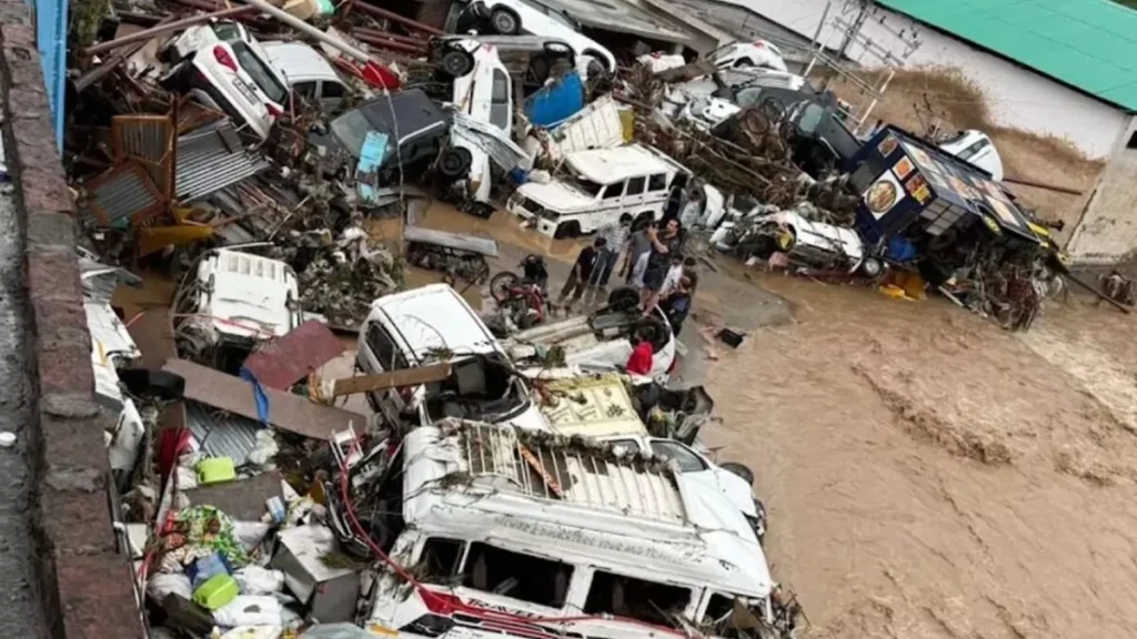 Al menos diez muertos y varios desaparecidos por inundaciones en la India