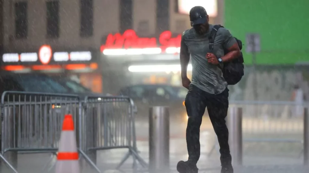 Intensas lluvias provocan inundaciones y paralizan parte de Nueva York