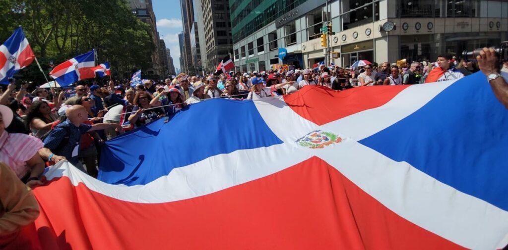 Dominicanos lamentan ruptura de tradiciones durante desfiles en Nueva York